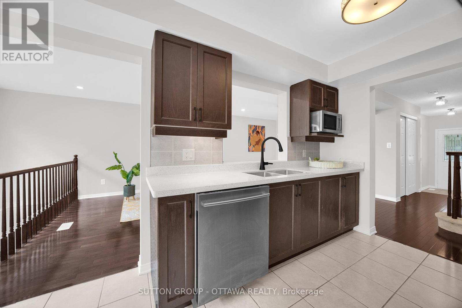 554 Ashbourne Crescent, Ottawa, Ontario  K2J 0P6 - Photo 14 - X12357675
