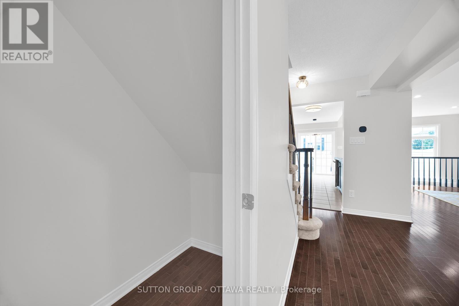 554 Ashbourne Crescent, Ottawa, Ontario  K2J 0P6 - Photo 35 - X12357675