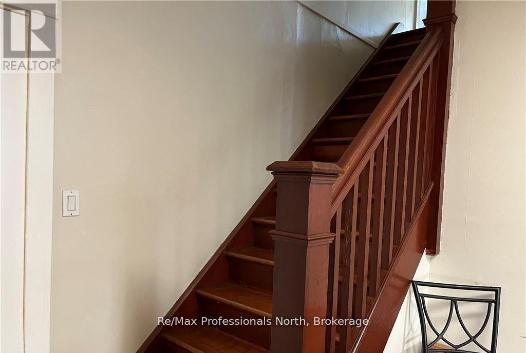 261 Hotchkiss Street, Gravenhurst (Muskoka (S)), Ontario  P1P 1H7 - Photo 13 - X12355827