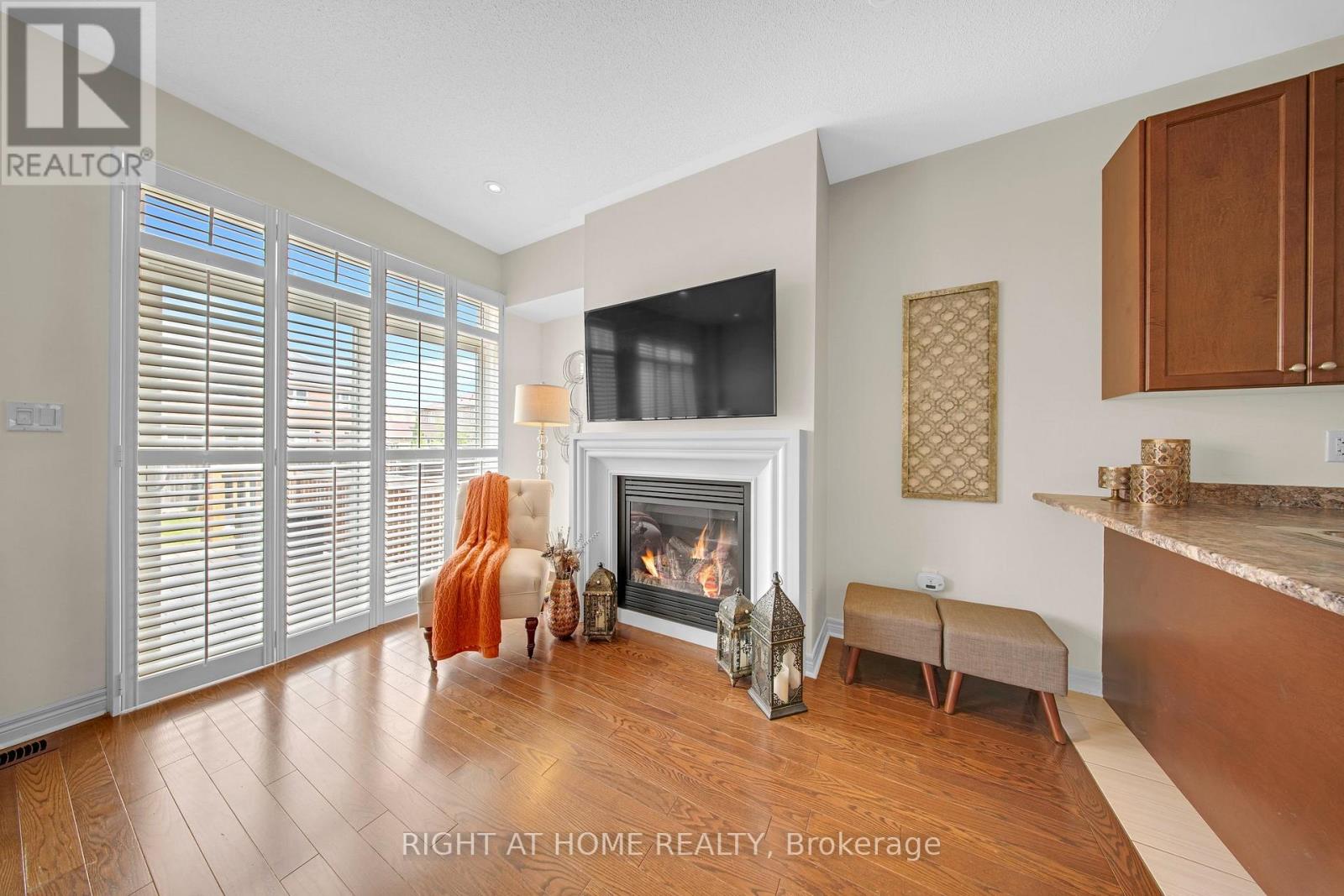 51 Lorenzo Circle, Brampton, Ontario  L6R 3N4 - Photo 13 - W12357554