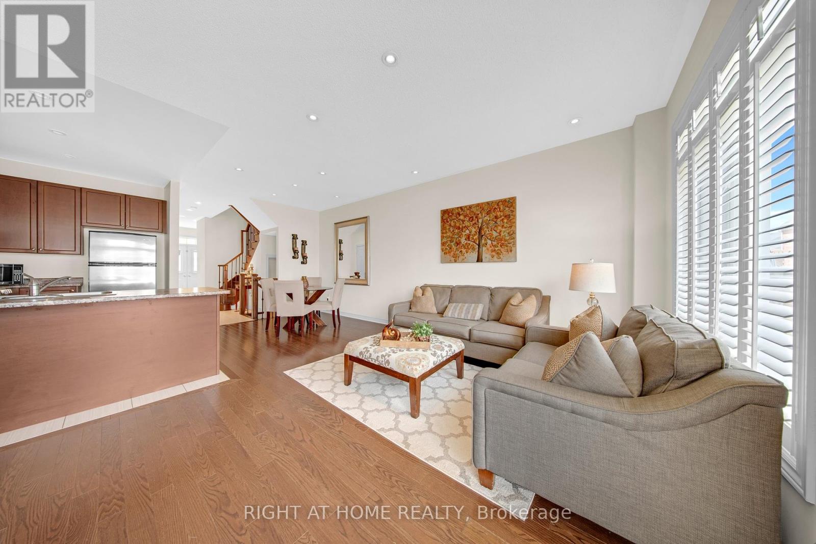 51 Lorenzo Circle, Brampton, Ontario  L6R 3N4 - Photo 14 - W12357554