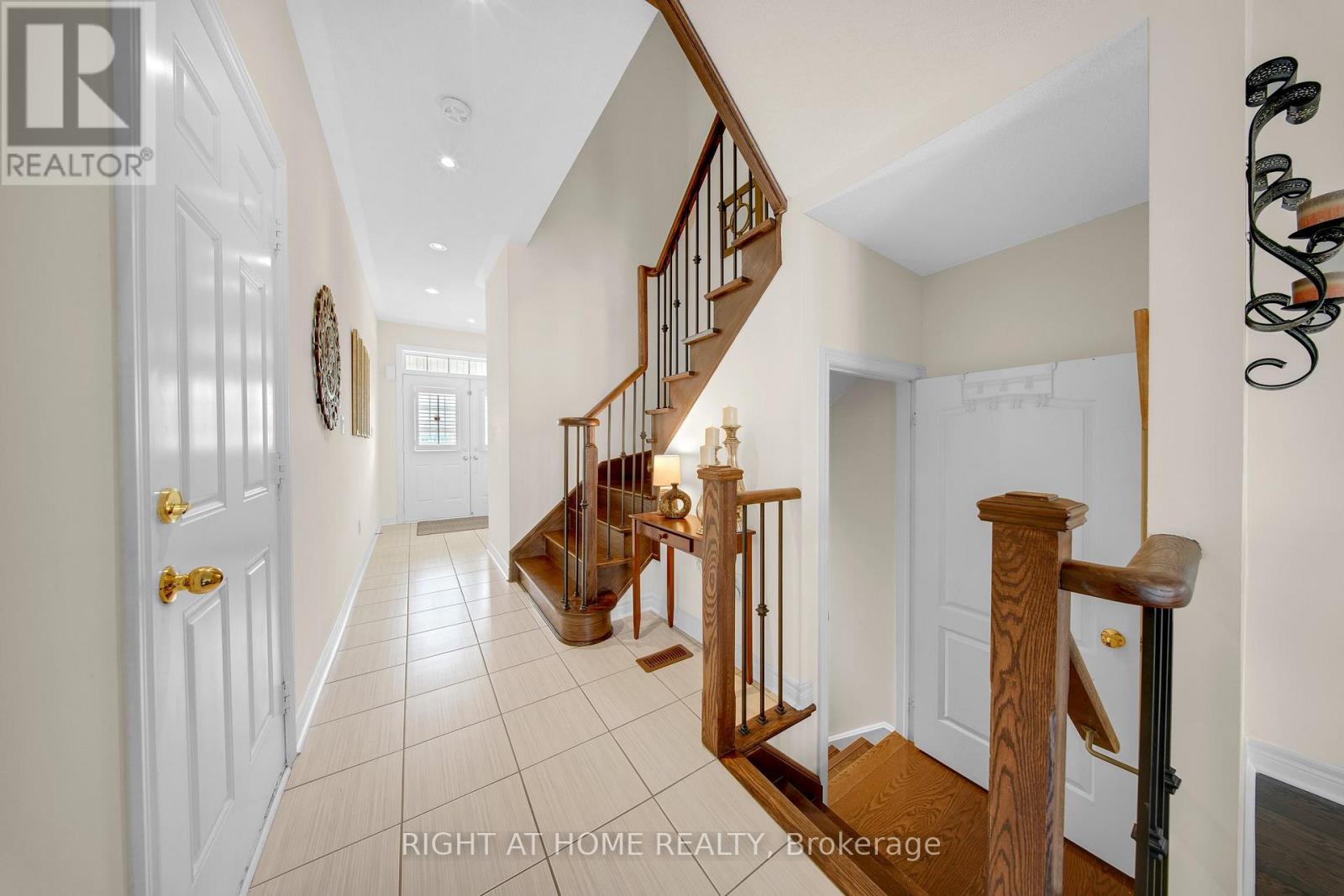 51 Lorenzo Circle, Brampton, Ontario  L6R 3N4 - Photo 17 - W12357554
