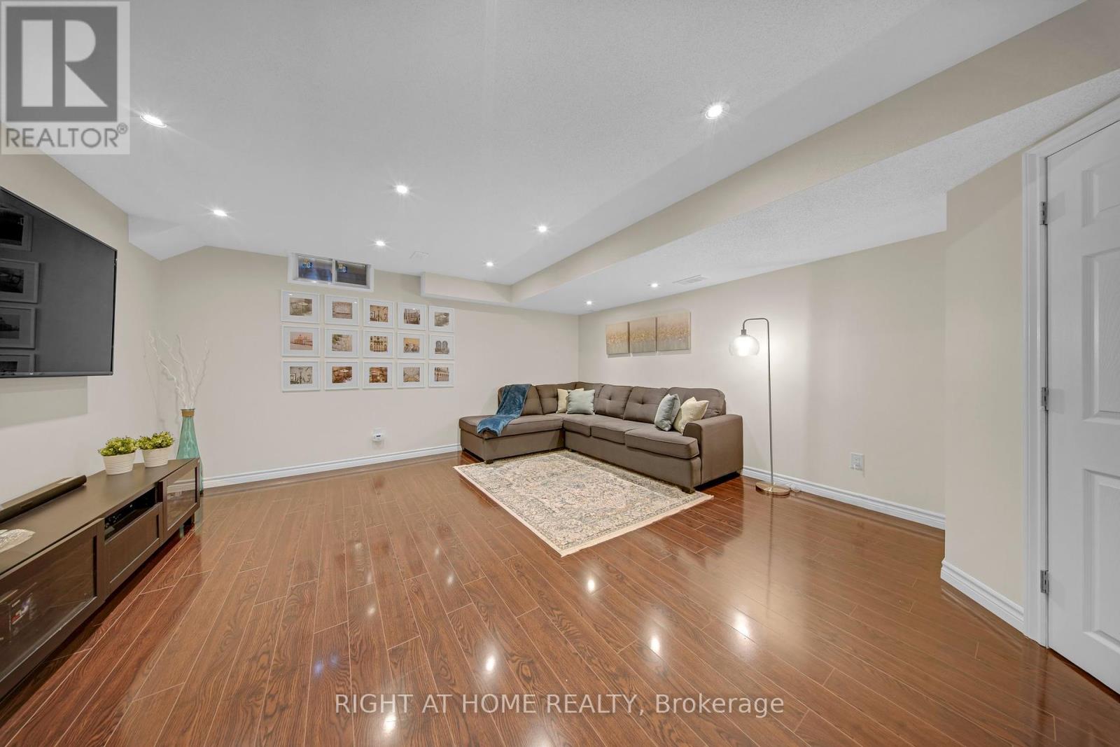 51 Lorenzo Circle, Brampton, Ontario  L6R 3N4 - Photo 31 - W12357554