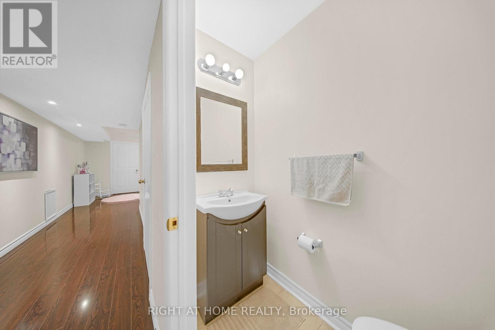 51 Lorenzo Circle, Brampton, Ontario  L6R 3N4 - Photo 33 - W12357554