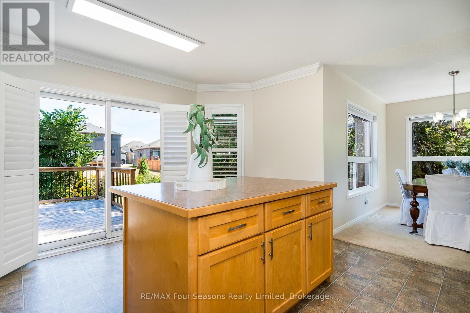 151 58th Street S, Wasaga Beach, Ontario  L9Z 1N9 - Photo 14 - S12357717