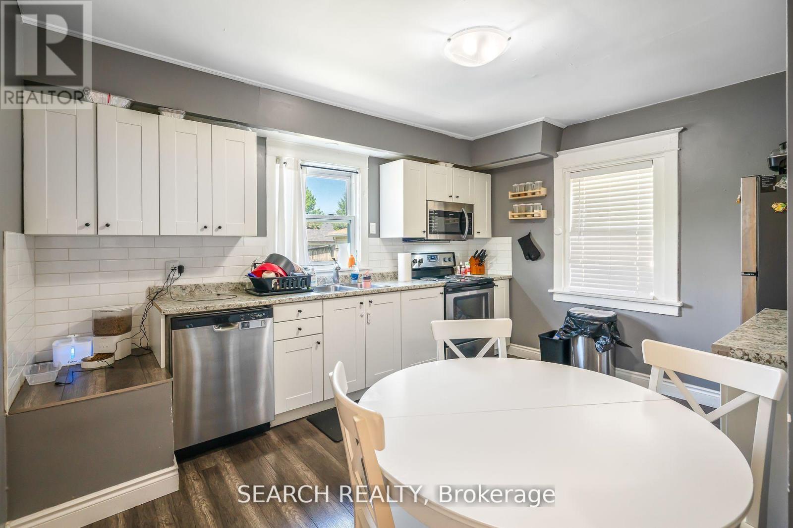 15 Delaware Street, St. Catharines, Ontario  L2M 5L9 - Photo 2 - X12357558