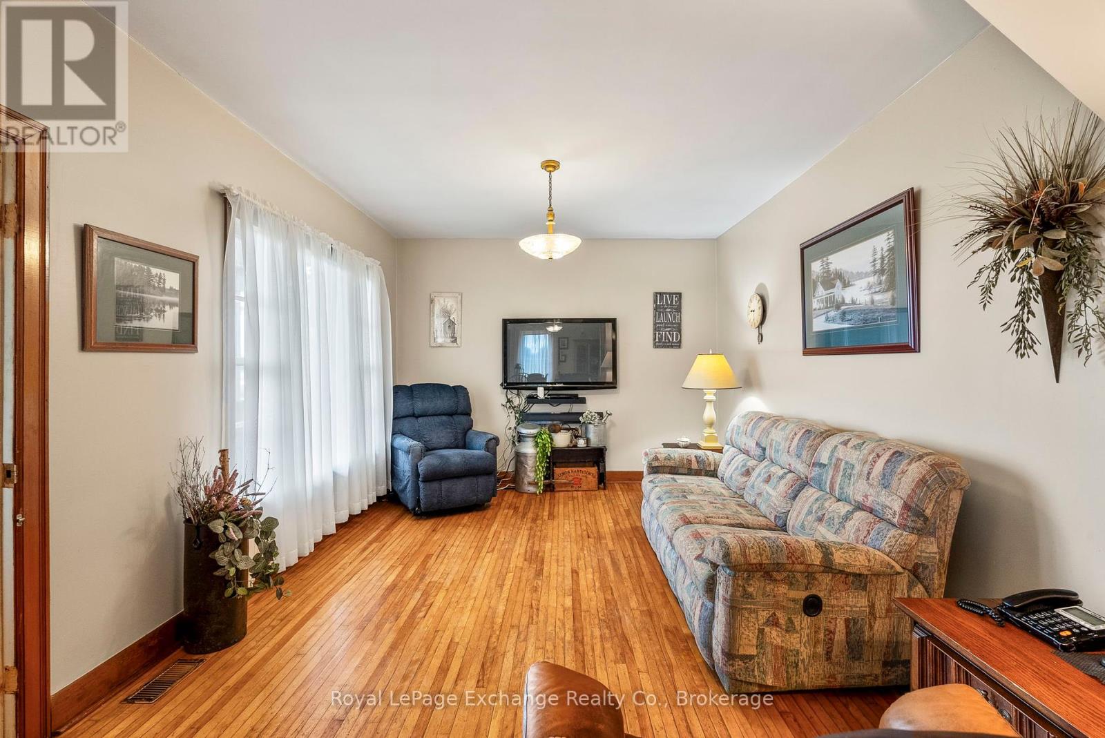 85796 Kintail Line, Ashfield-Colborne-Wawanosh, Ontario  N7A 3X9 - Photo 4 - X12357666