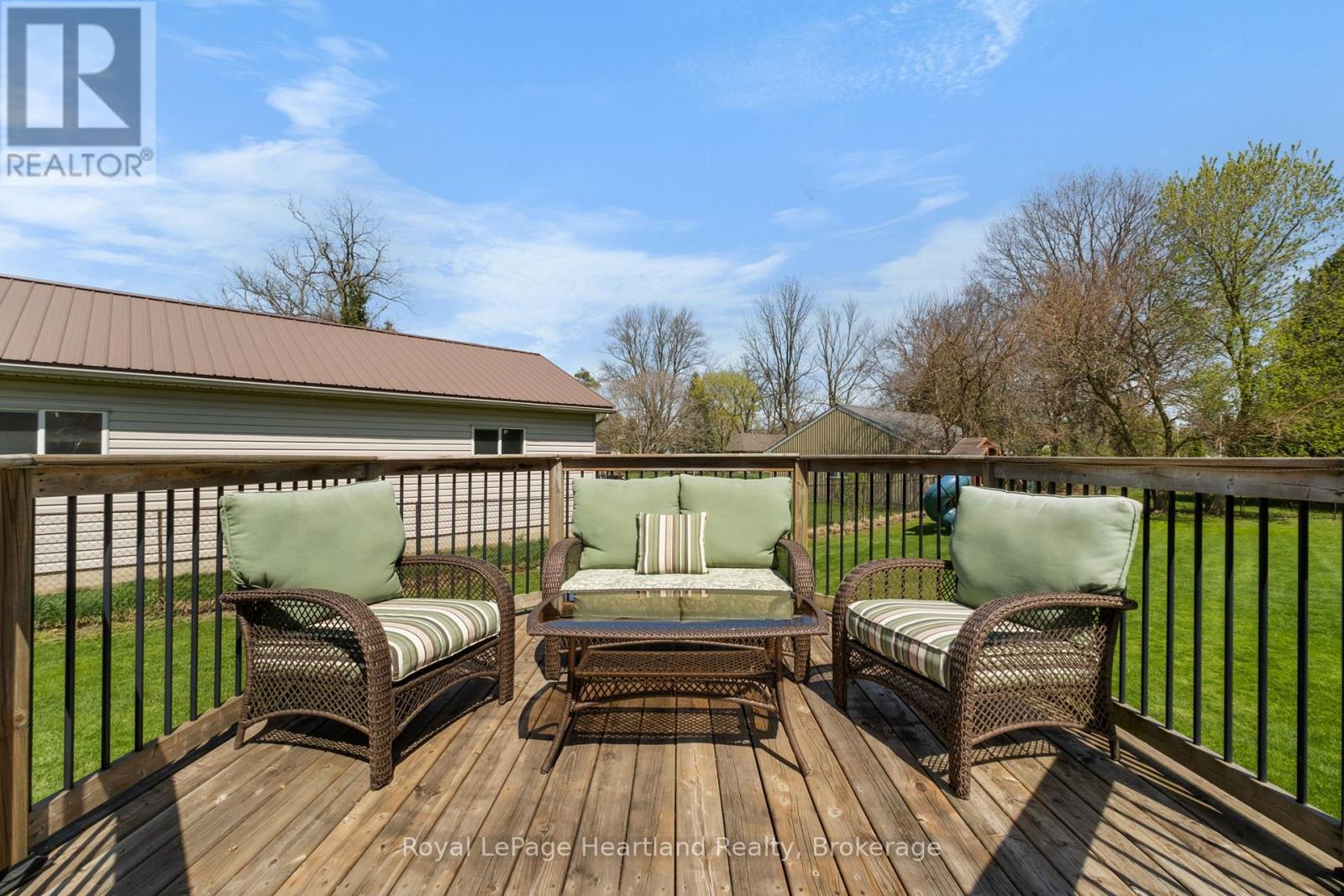166 West Park Drive, North Middlesex, Ontario  N0M 2K0 - Photo 32 - X12357668