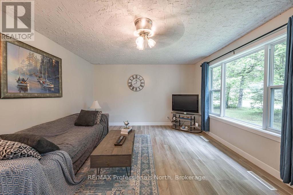 7 Stouffer Street, Minden Hills, Ontario  K0M 2K0 - Photo 10 - X12357714