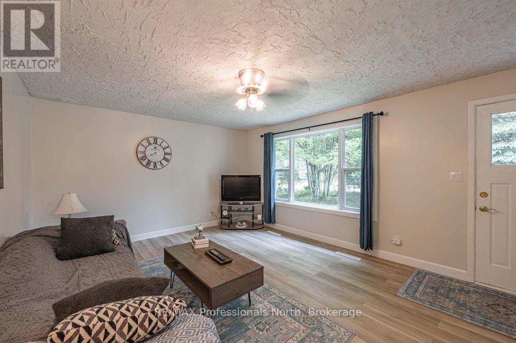 7 Stouffer Street, Minden Hills, Ontario  K0M 2K0 - Photo 12 - X12357714