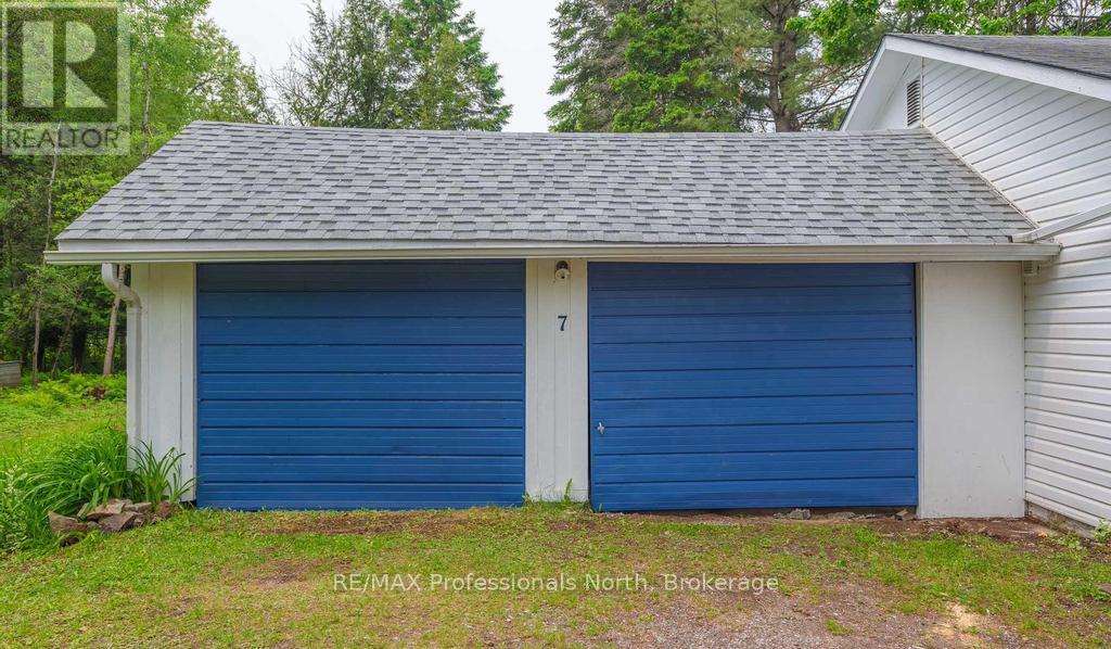7 Stouffer Street, Minden Hills, Ontario  K0M 2K0 - Photo 2 - X12357714