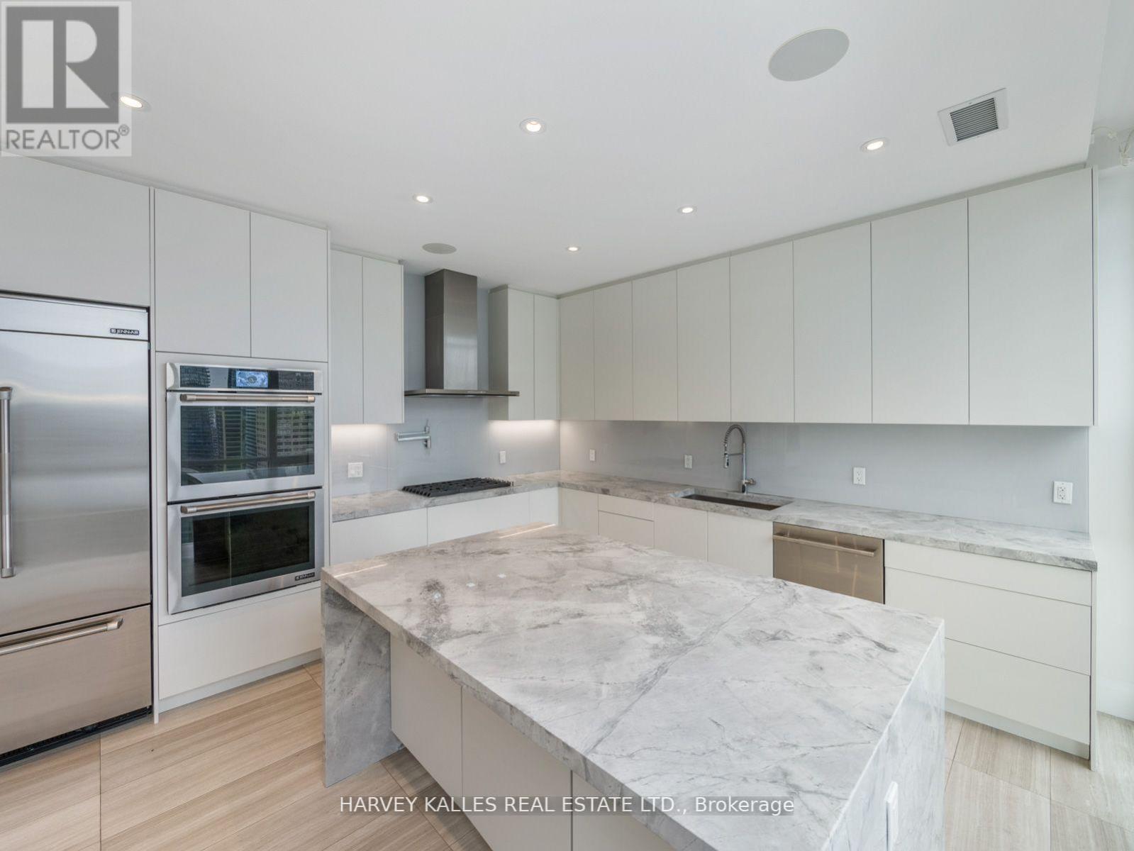 Ph205 - 825 Church Street, Toronto, Ontario  M4W 3Z4 - Photo 15 - C12357692