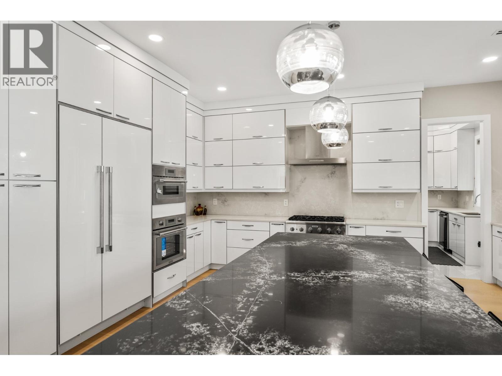 Property at 1211 FOSTER AVENUE image 4