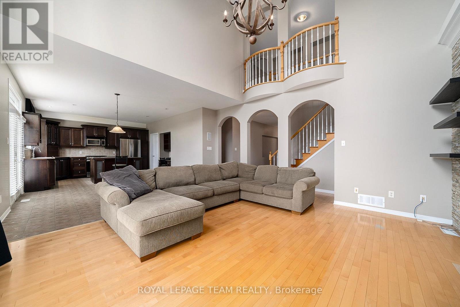 Property at 9 FENCEROW WAY image 5