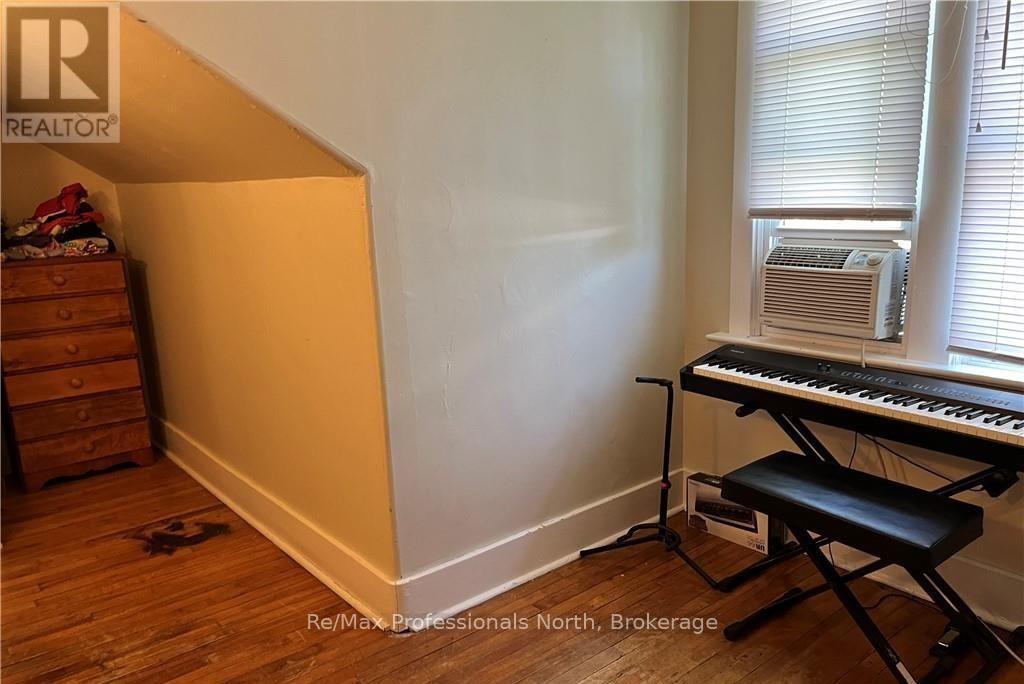 261 Hotchkiss Street, Gravenhurst (Muskoka (S)), Ontario  P1P 1H7 - Photo 15 - X12355185