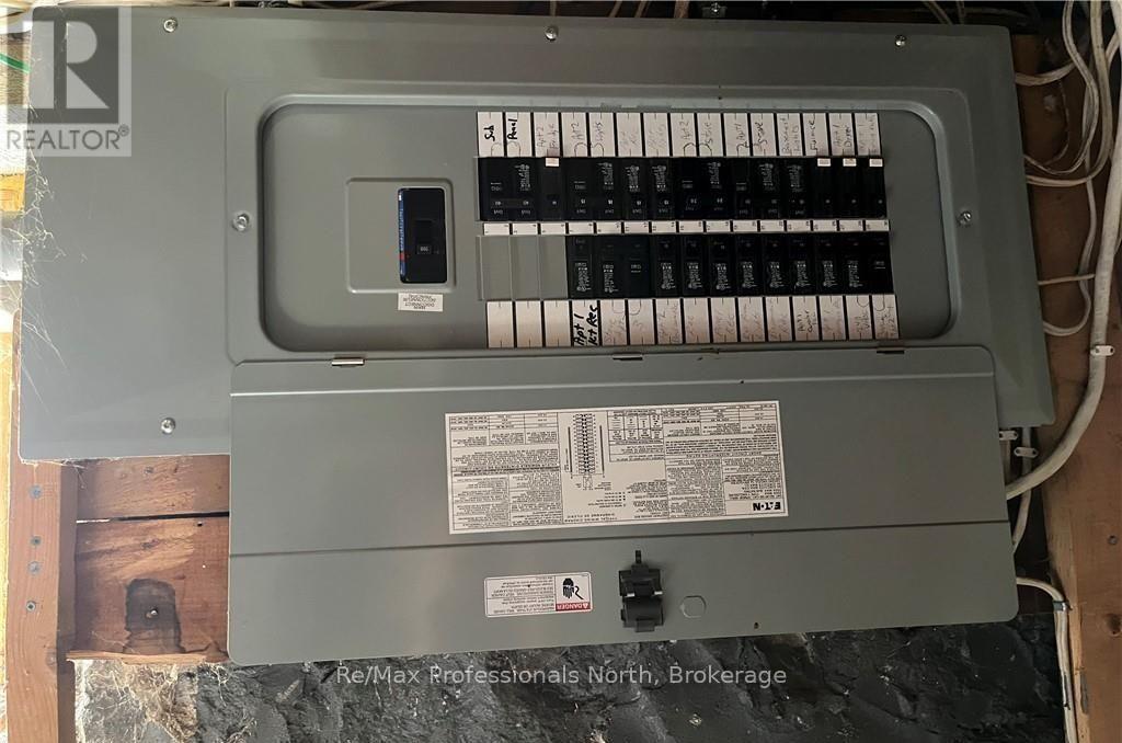 261 Hotchkiss Street, Gravenhurst (Muskoka (S)), Ontario  P1P 1H7 - Photo 35 - X12355185