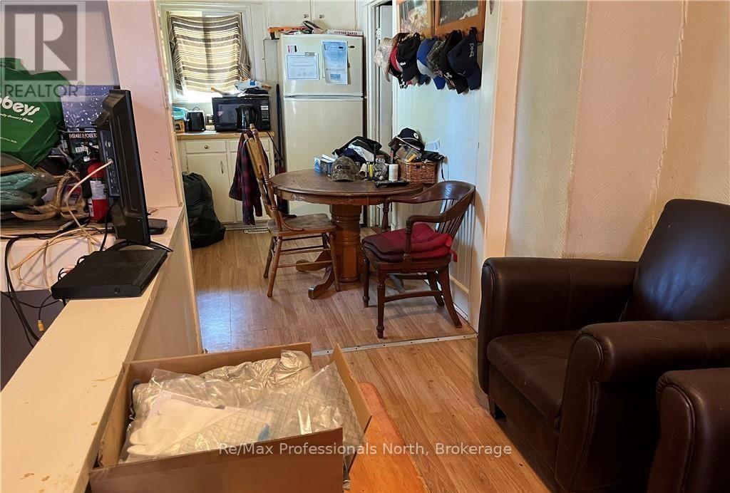 261 Hotchkiss Street, Gravenhurst (Muskoka (S)), Ontario  P1P 1H7 - Photo 8 - X12355185