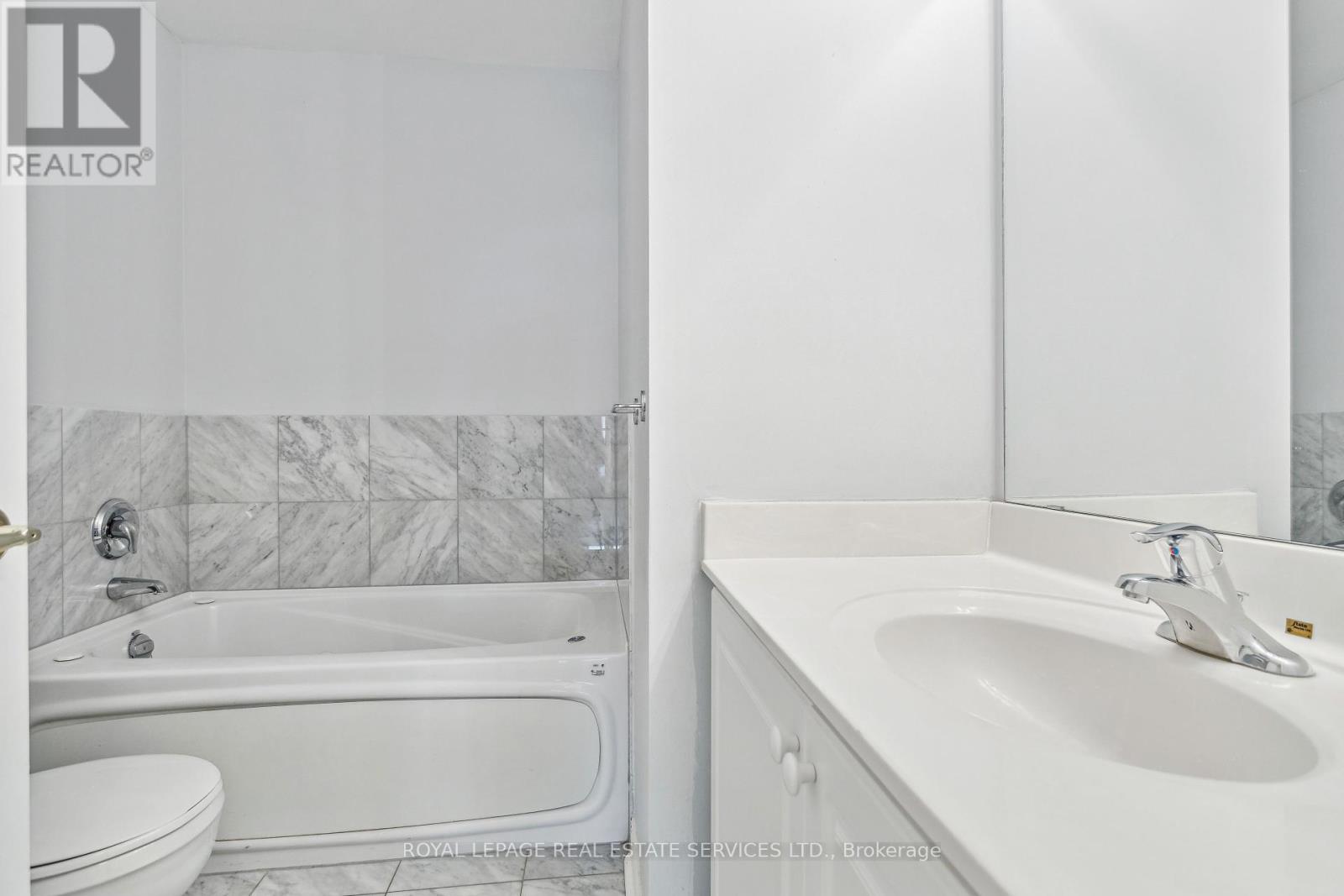 Ph2 - 40 Old Mill Road, Oakville, Ontario  L6J 7W2 - Photo 22 - W12357597