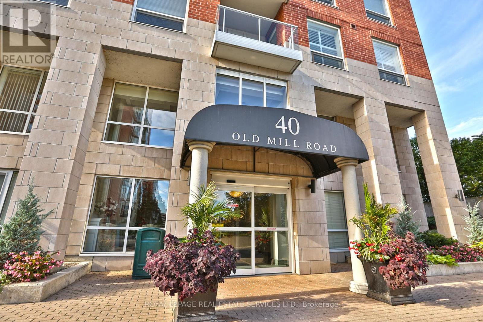 Ph2 - 40 Old Mill Road, Oakville, Ontario  L6J 7W2 - Photo 3 - W12357597
