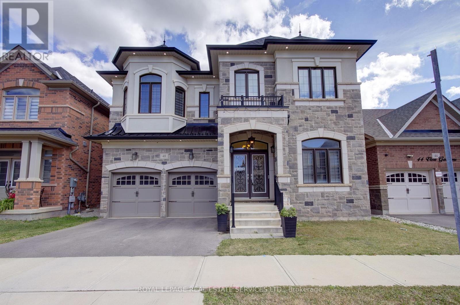 48 VIVA GARDENS, Oakville, Ontario
