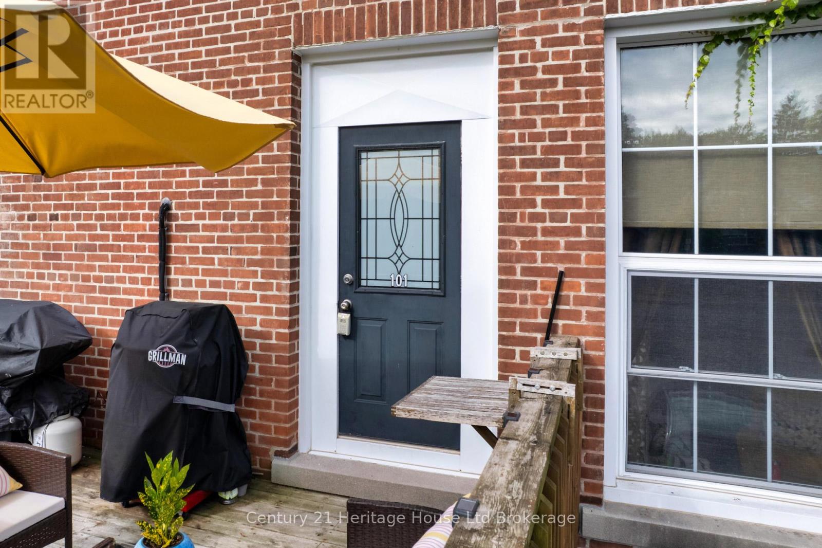 101 - 27 Chapel Street, Woodstock, Ontario  N4S 3R5 - Photo 11 - X12357749