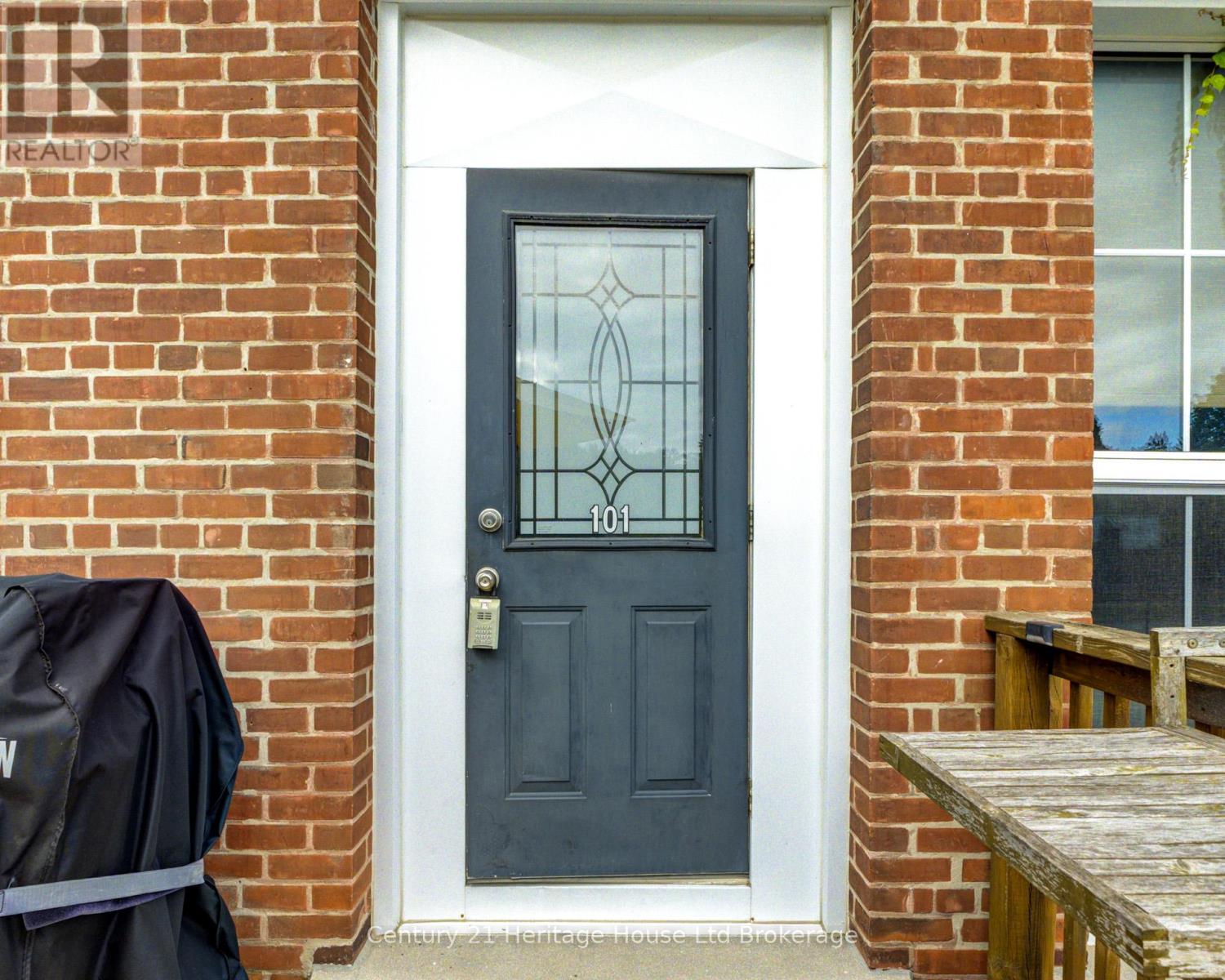 101 - 27 Chapel Street, Woodstock, Ontario  N4S 3R5 - Photo 12 - X12357749