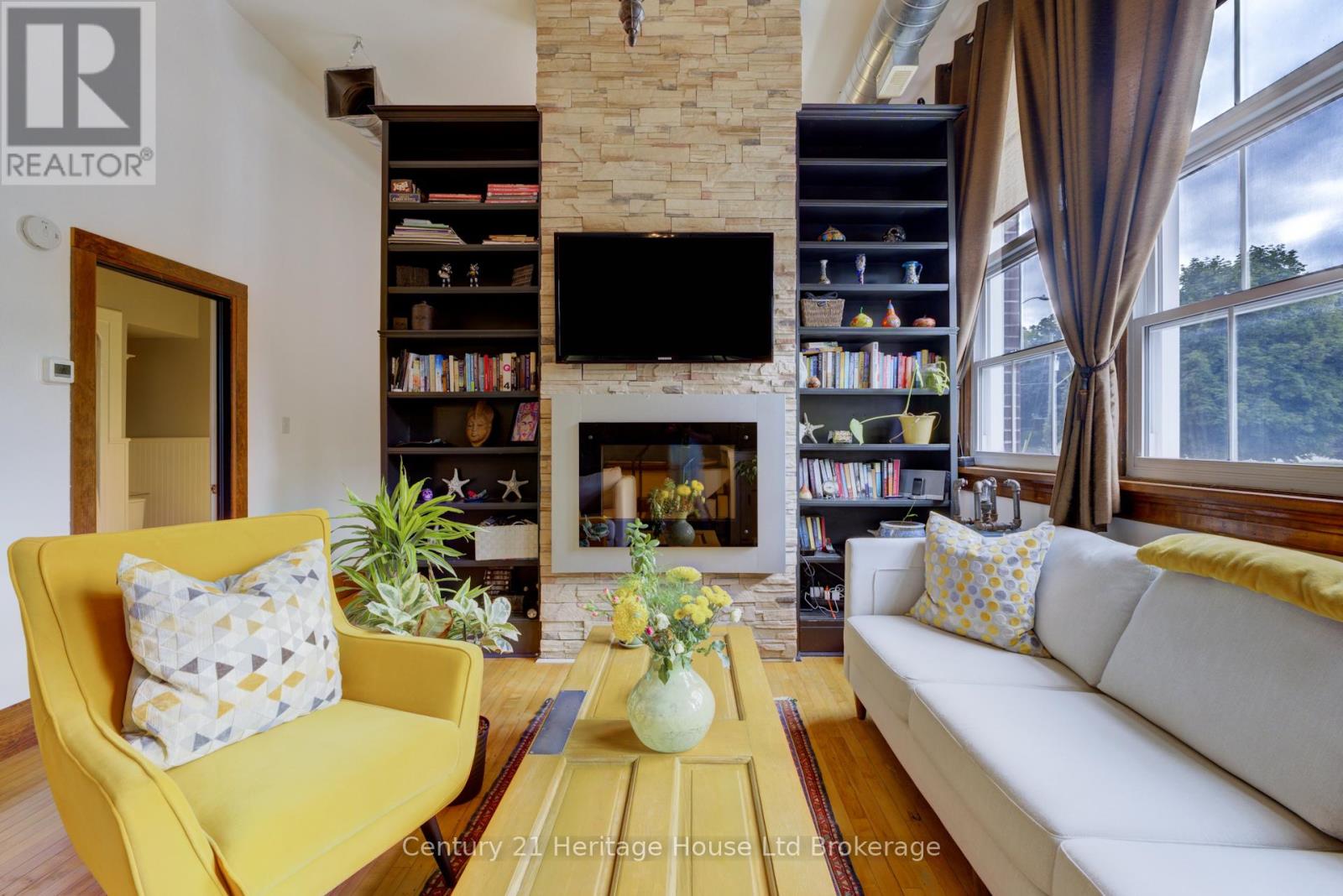 101 - 27 Chapel Street, Woodstock, Ontario  N4S 3R5 - Photo 30 - X12357749