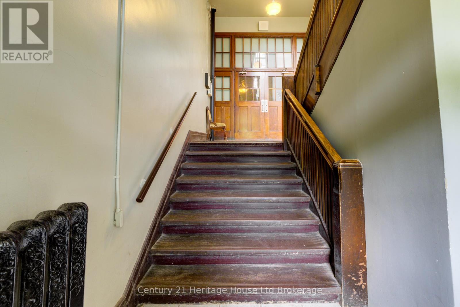 101 - 27 Chapel Street, Woodstock, Ontario  N4S 3R5 - Photo 6 - X12357749