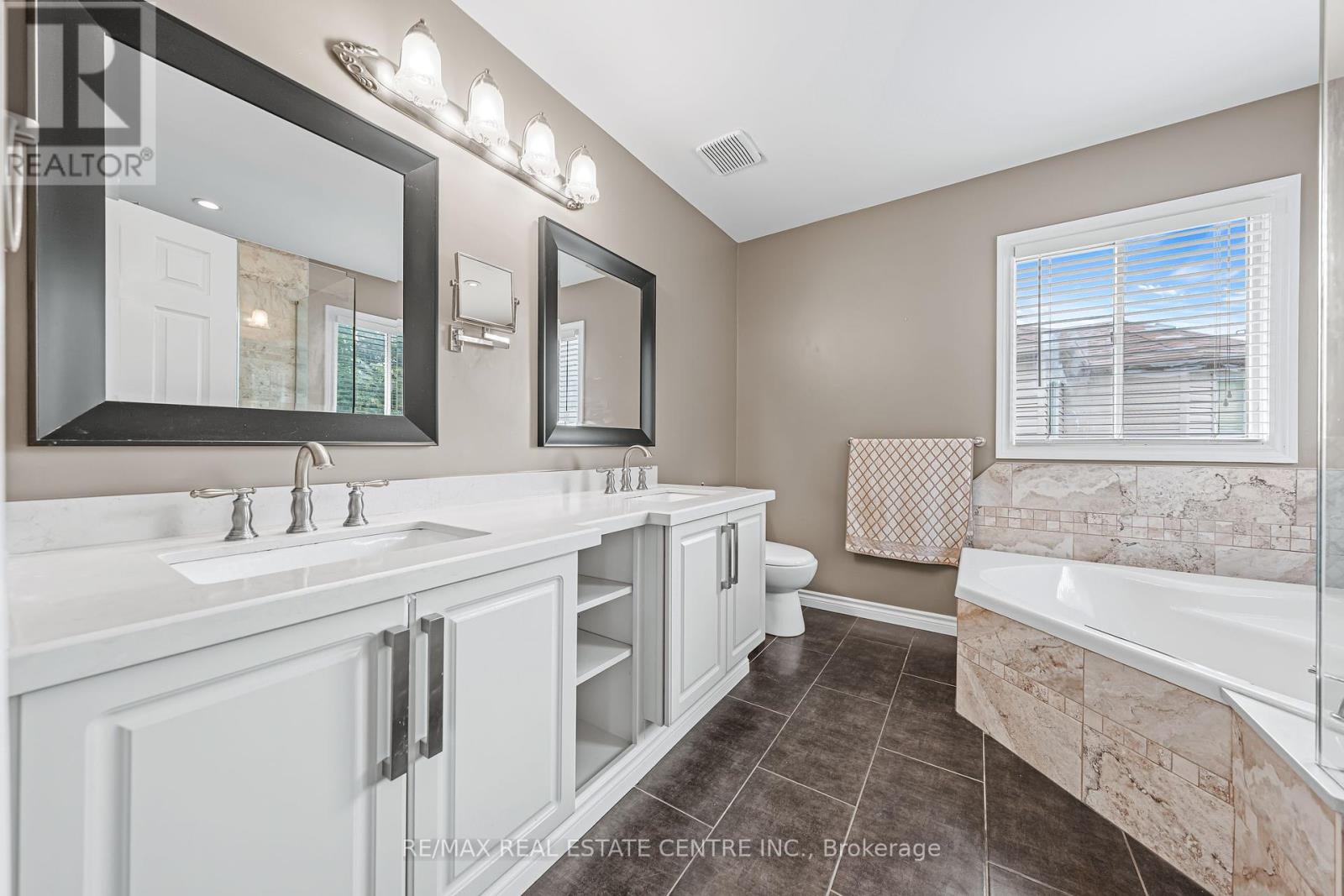 163 Glenvalley Drive, Cambridge, Ontario  N1T 1R1 - Photo 23 - X12357620