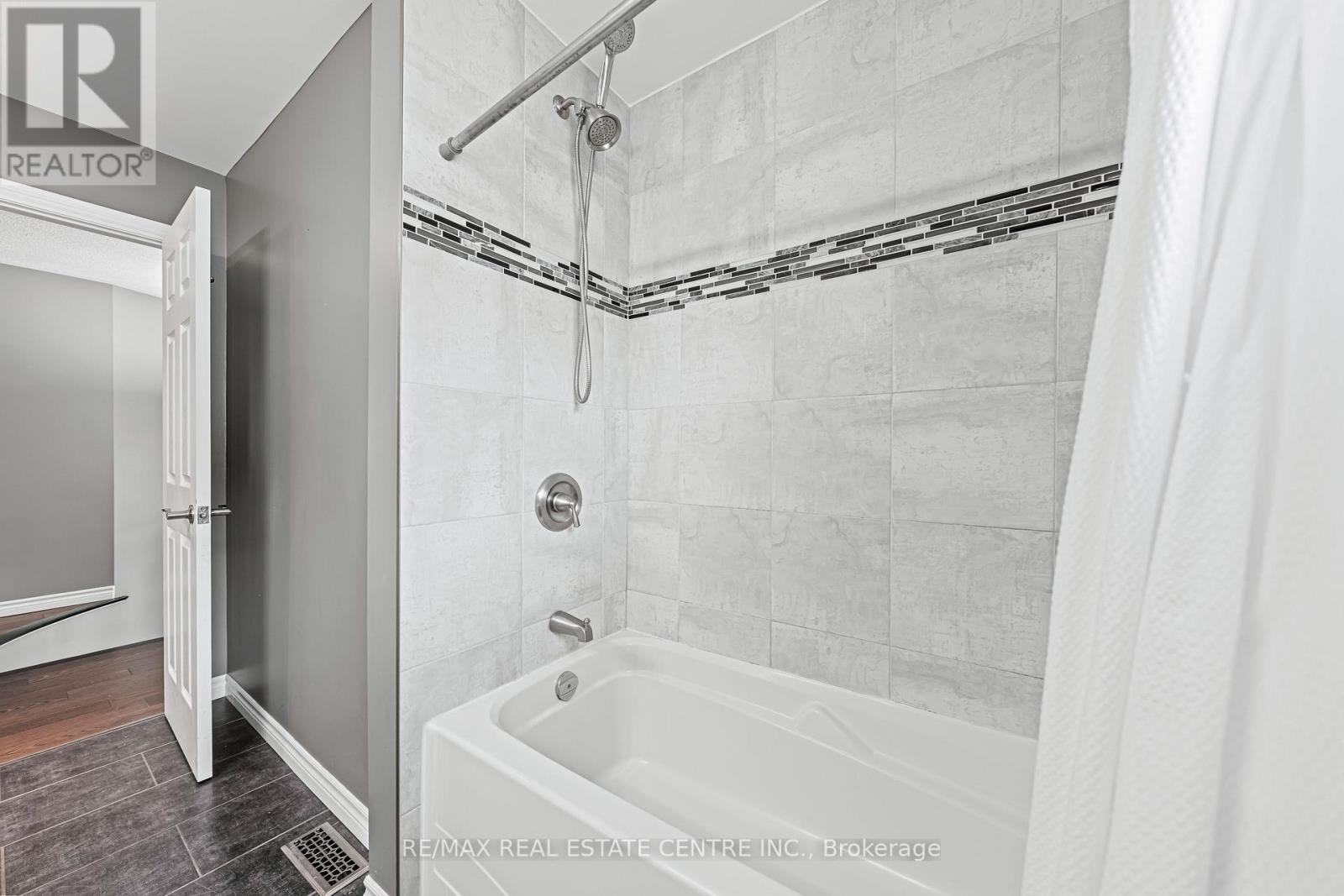 163 Glenvalley Drive, Cambridge, Ontario  N1T 1R1 - Photo 31 - X12357620