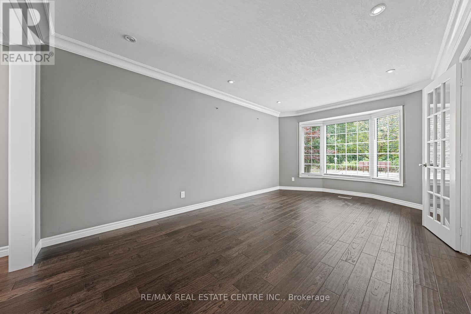 163 Glenvalley Drive, Cambridge, Ontario  N1T 1R1 - Photo 7 - X12357620