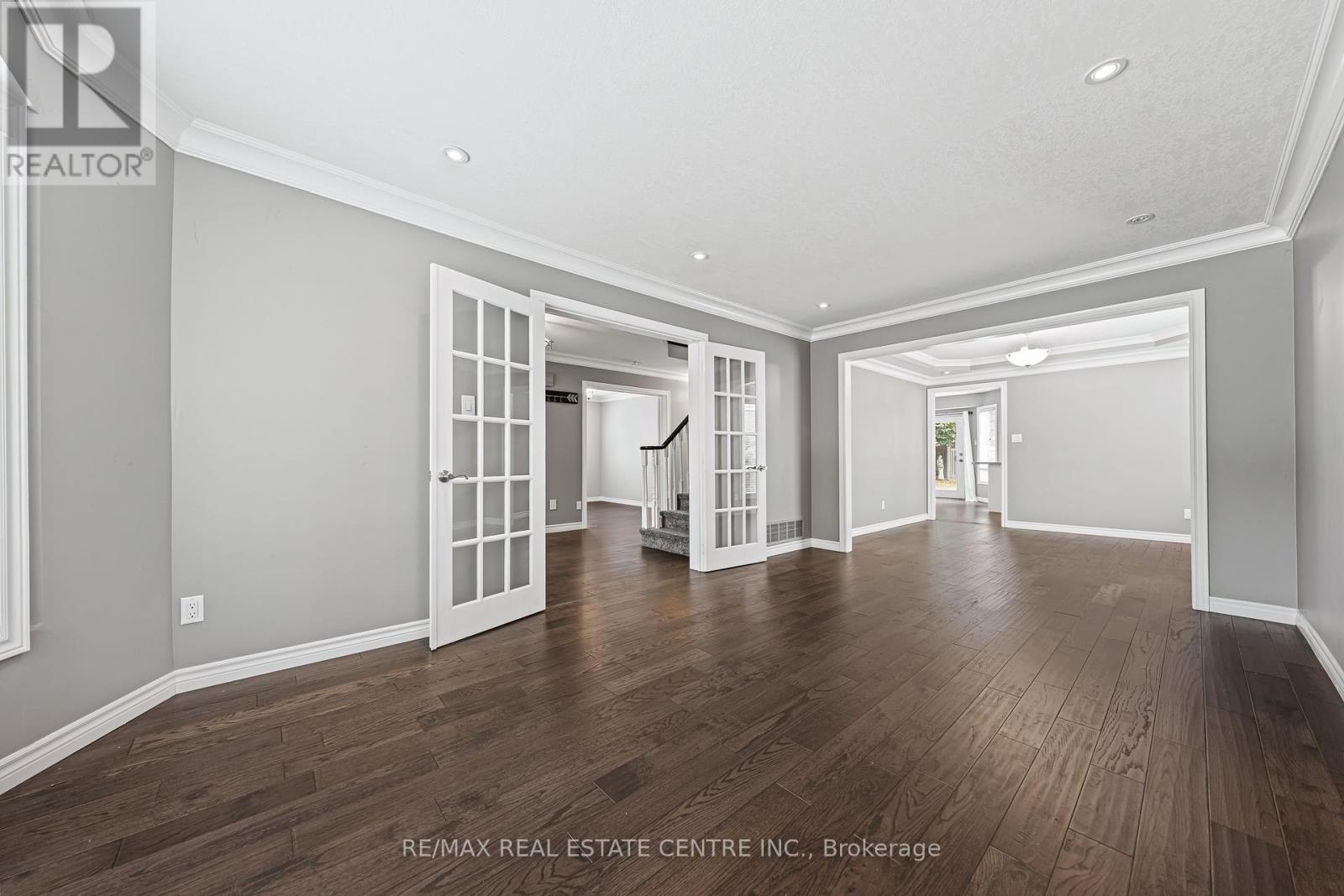 163 Glenvalley Drive, Cambridge, Ontario  N1T 1R1 - Photo 9 - X12357620
