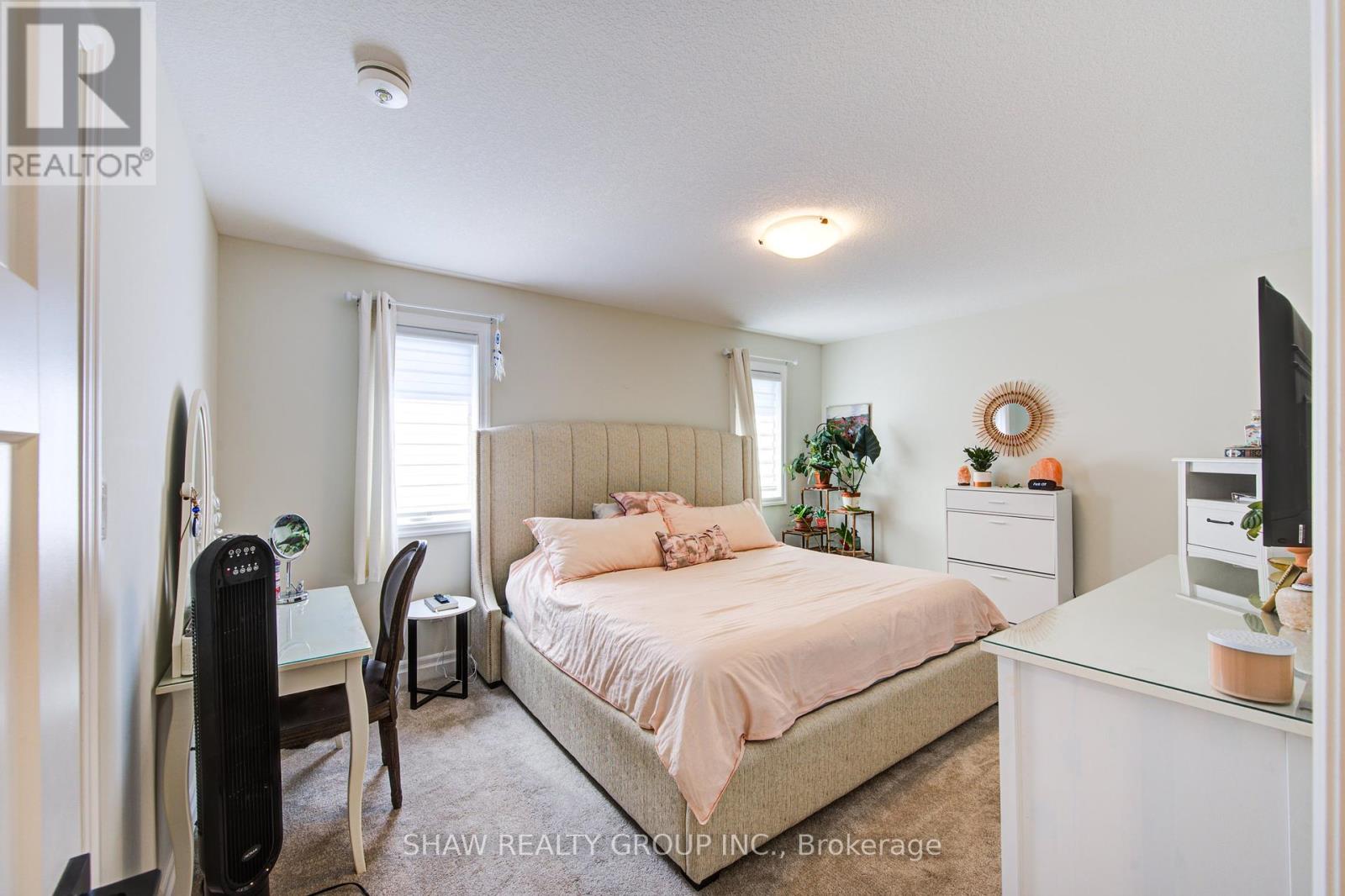 111 Livingston Drive, Tillsonburg, Ontario  N4G 0J3 - Photo 24 - X12357639