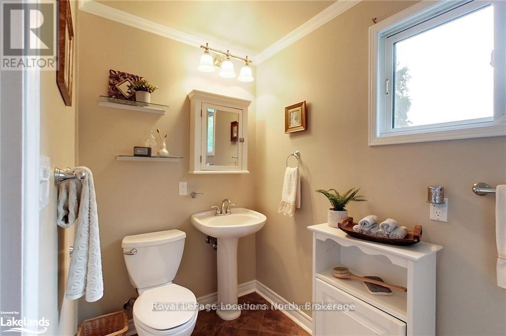 245 Pearson Street N, Meaford, Ontario  N4L 1L6 - Photo 5 - X12357766