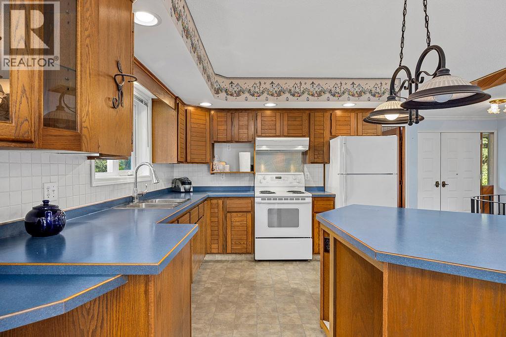 4340 Sharp Road, Armstrong, British Columbia  V4Y 0V6 - Photo 11 - 10359970