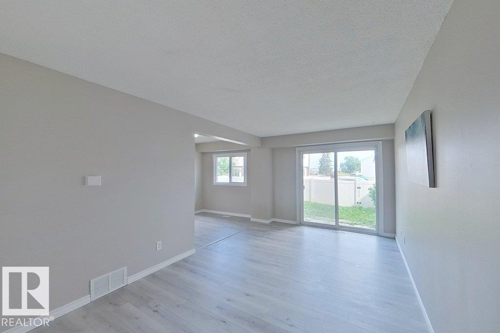124 Centennial Co Nw, Edmonton, Alberta  T5P 4H5 - Photo 7 - E4451118