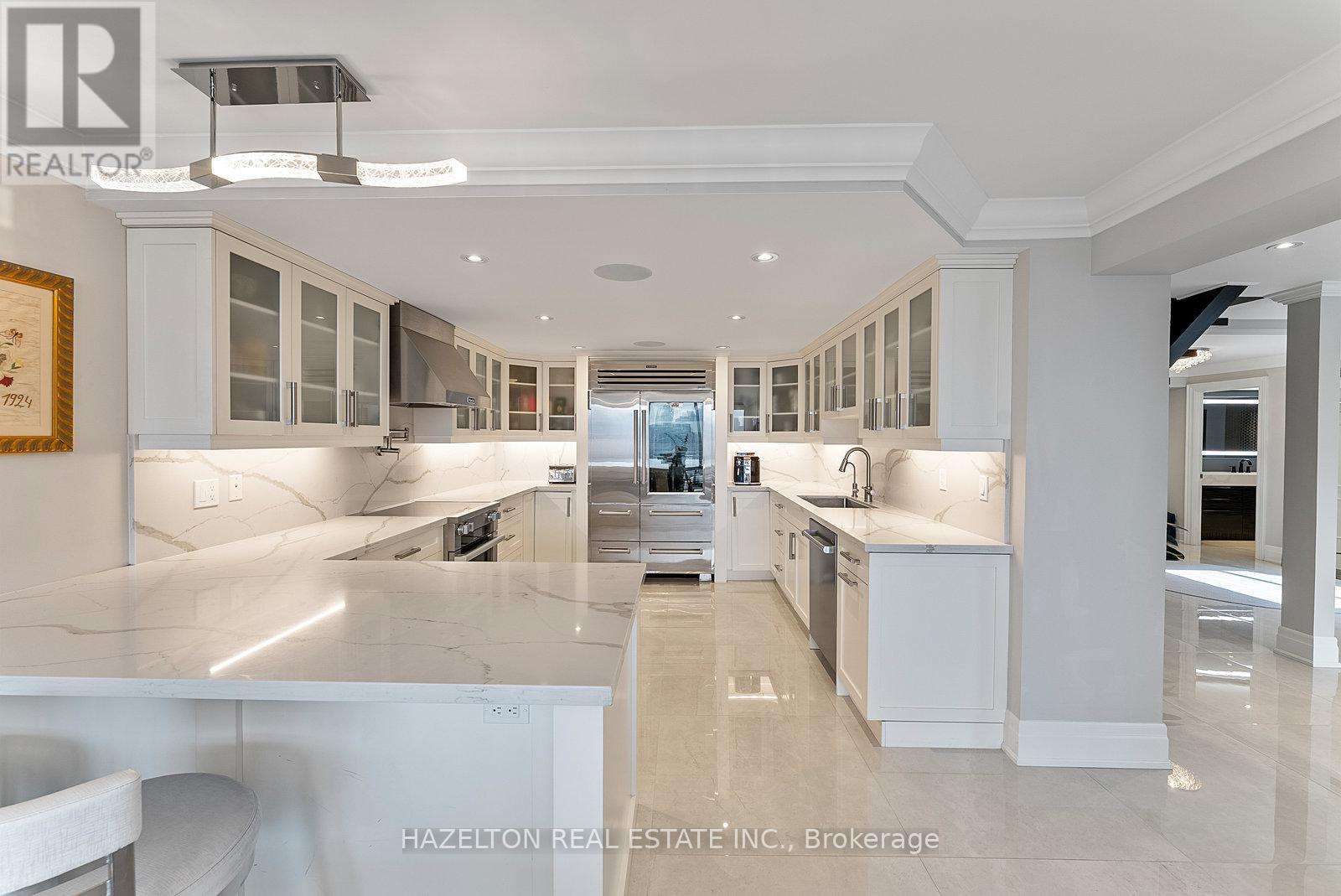 2008 - 110 Bloor Street W, Toronto, Ontario  M5S 2W7 - Photo 14 - C12357513
