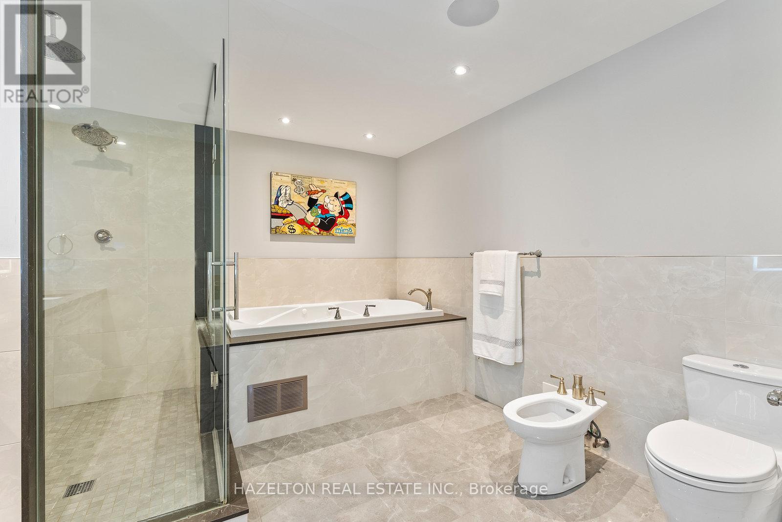 2008 - 110 Bloor Street W, Toronto, Ontario  M5S 2W7 - Photo 23 - C12357513