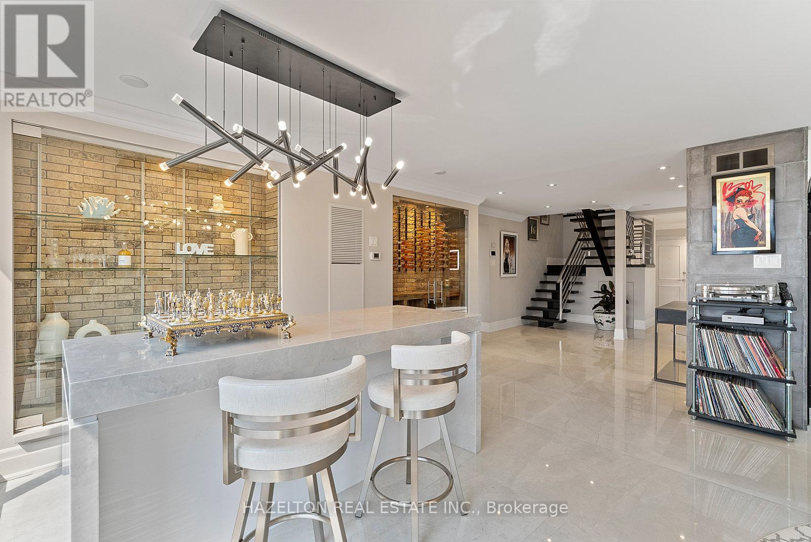 2008 - 110 Bloor Street W, Toronto, Ontario  M5S 2W7 - Photo 6 - C12357513