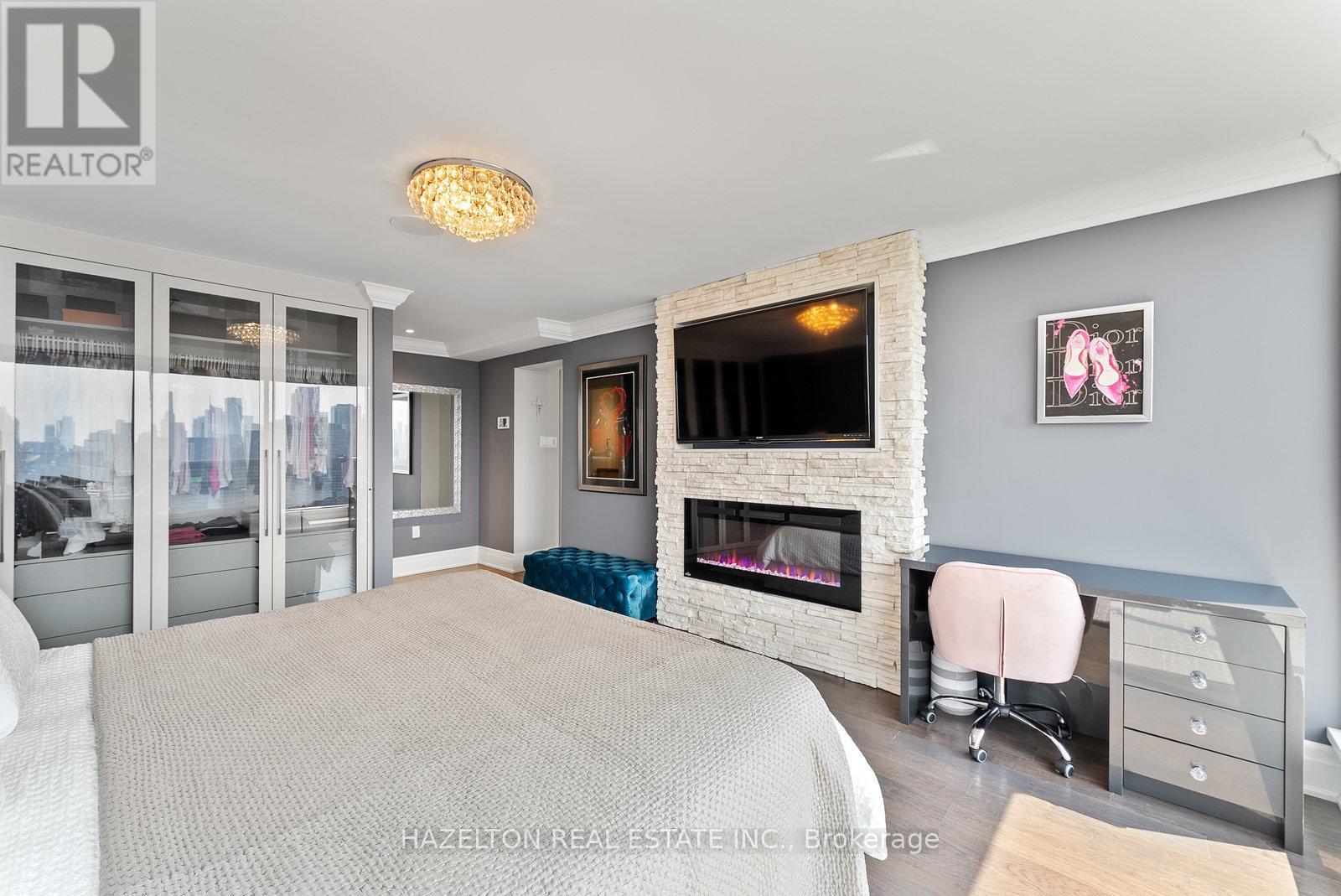 2008 - 110 Bloor Street W, Toronto, Ontario  M5S 2W7 - Photo 19 - C12357513