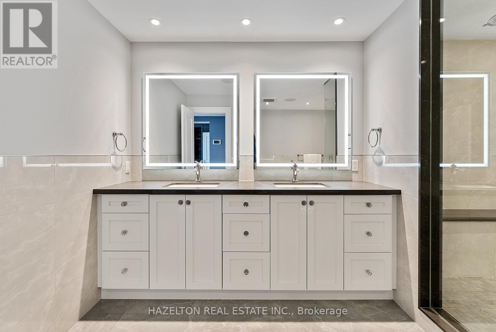 2008 - 110 Bloor Street W, Toronto, Ontario  M5S 2W7 - Photo 22 - C12357513