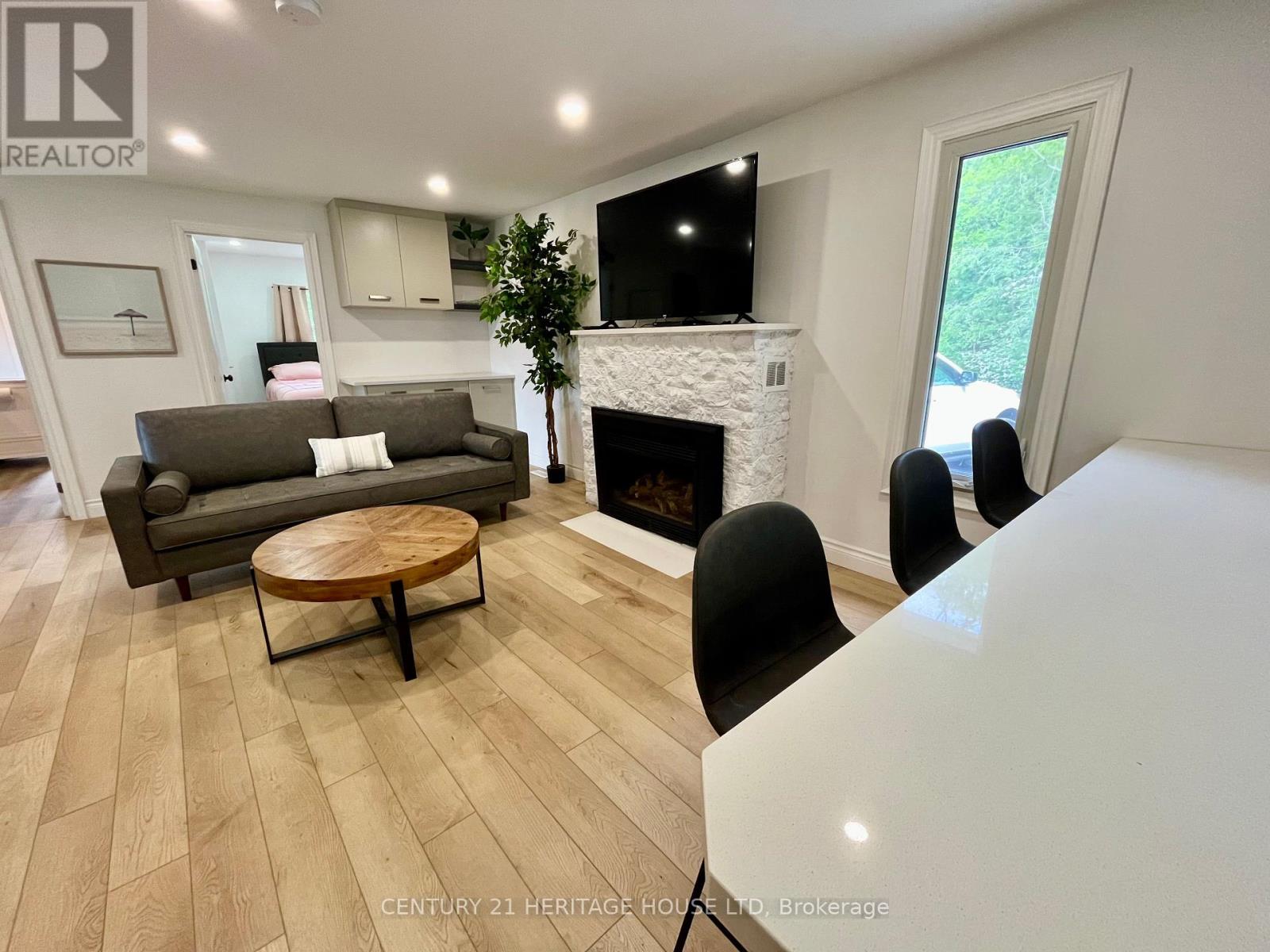 3490 Waneeta Drive, Malahide, Ontario  N5H 2R2 - Photo 10 - X12357826