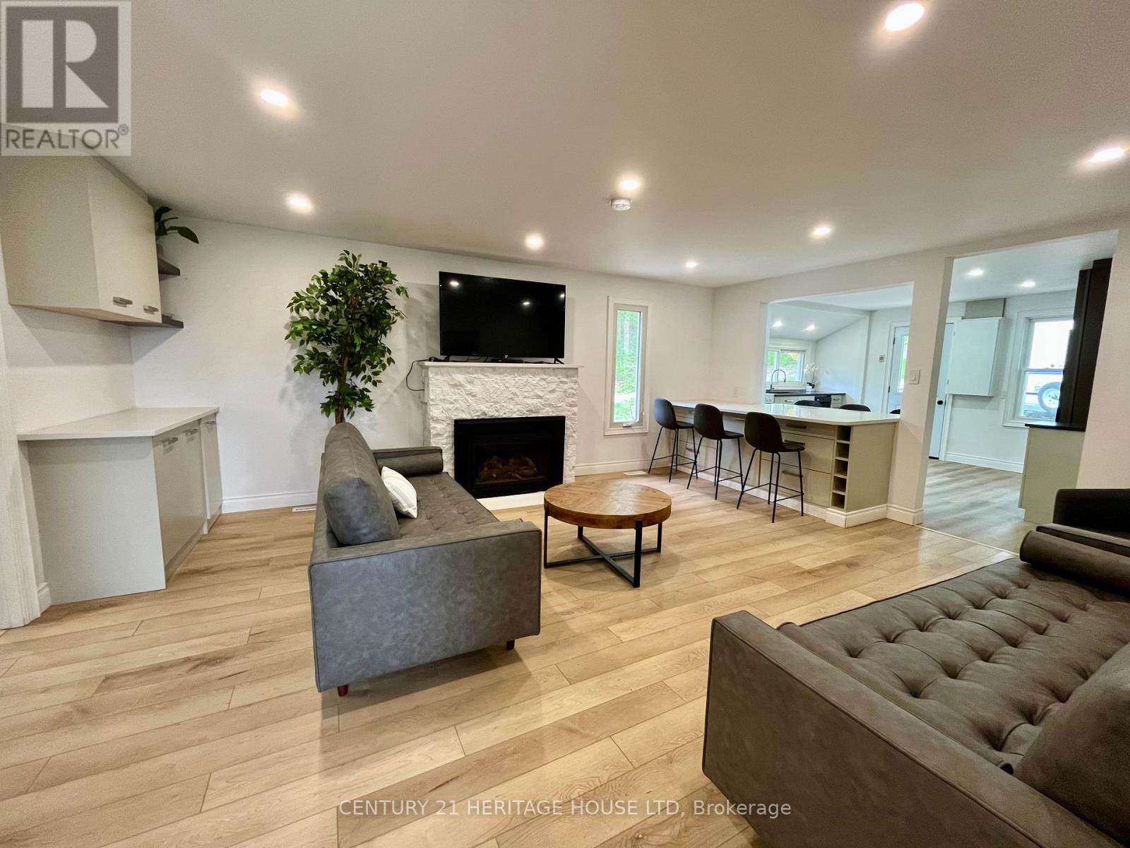 3490 Waneeta Drive, Malahide, Ontario  N5H 2R2 - Photo 11 - X12357826