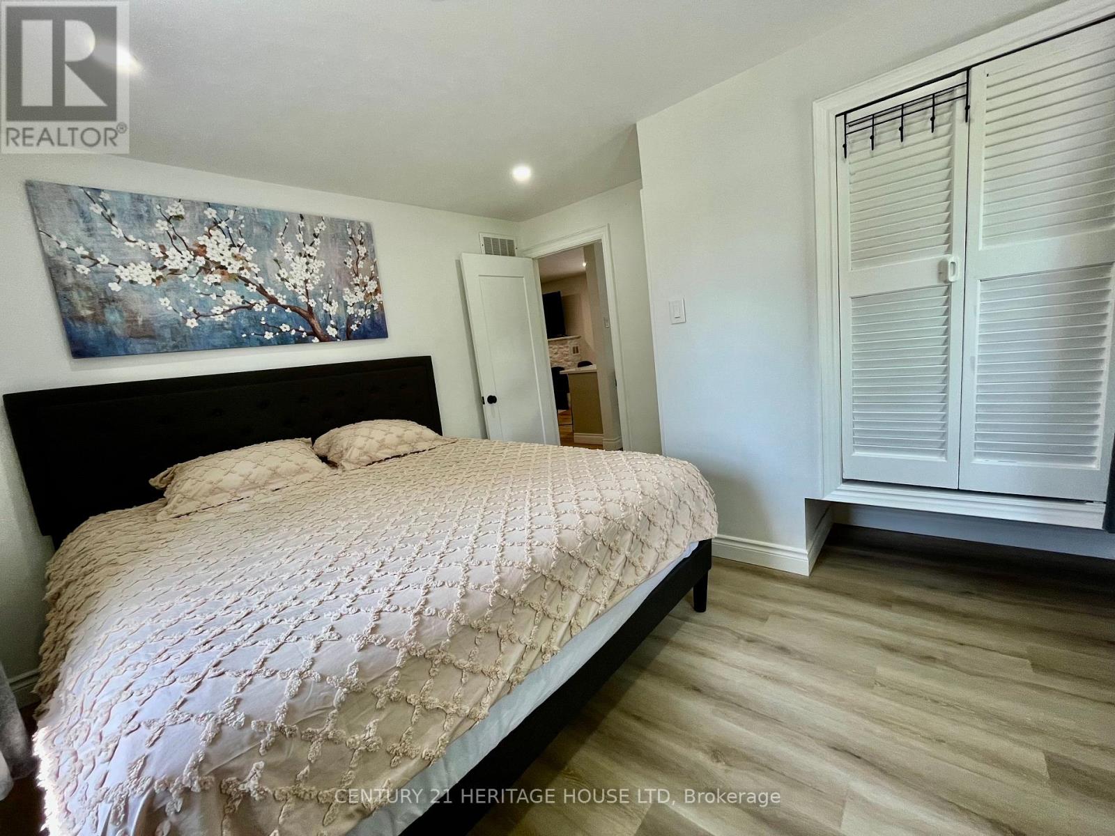 3490 Waneeta Drive, Malahide, Ontario  N5H 2R2 - Photo 15 - X12357826