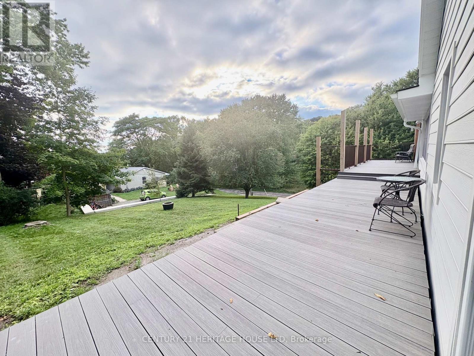 3490 Waneeta Drive, Malahide, Ontario  N5H 2R2 - Photo 27 - X12357826