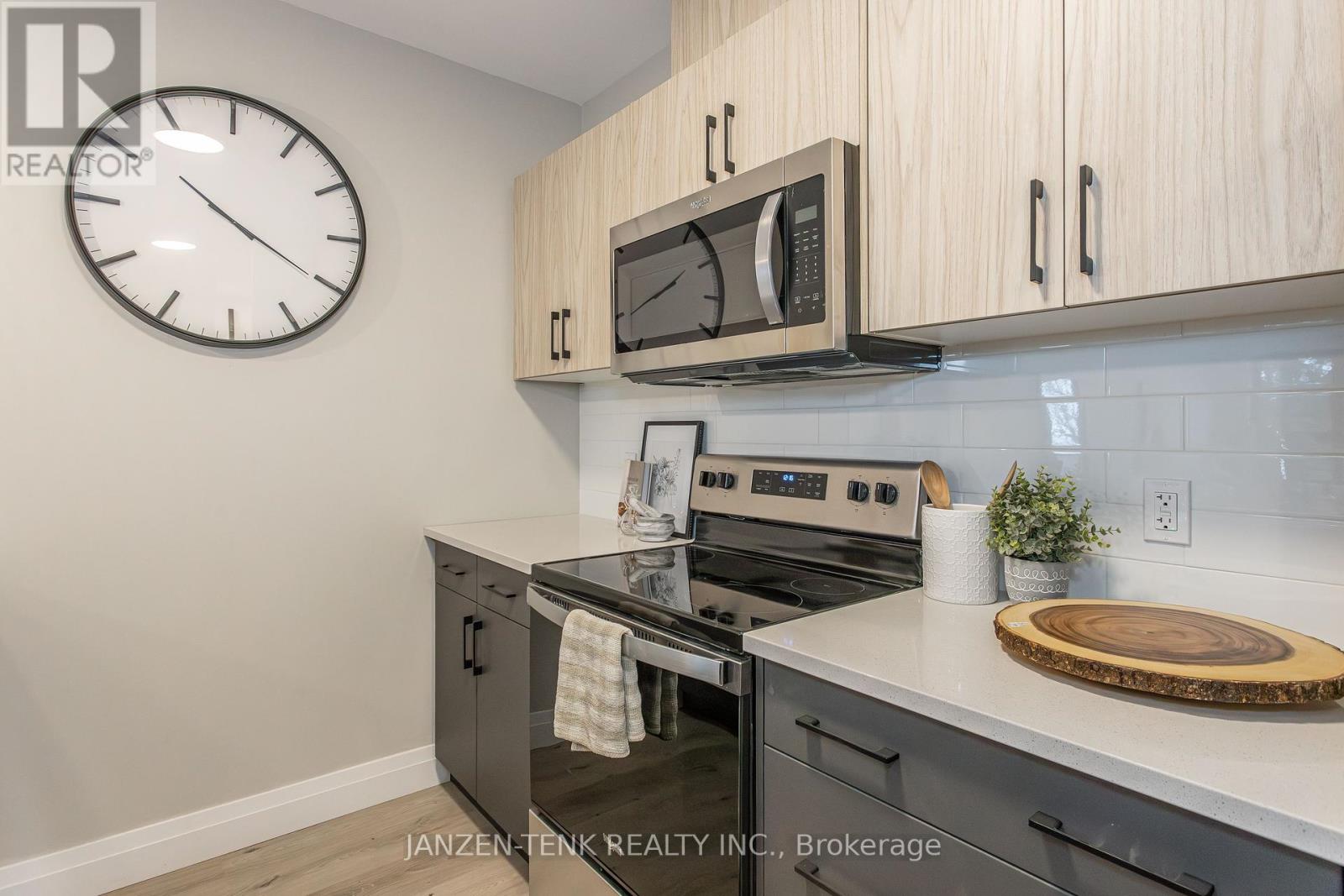 302 - 1150 Fanshawe Park Road E, London North, Ontario  N5X 3Z8 - Photo 6 - X12357870