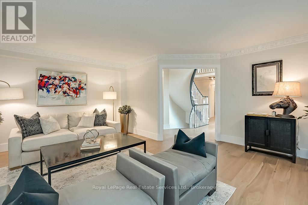 2101 Grosvenor Street, Oakville, Ontario  L6H 4N1 - Photo 10 - W12357811