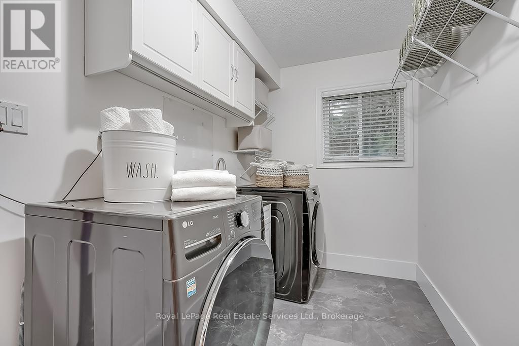 2101 Grosvenor Street, Oakville, Ontario  L6H 4N1 - Photo 23 - W12357811
