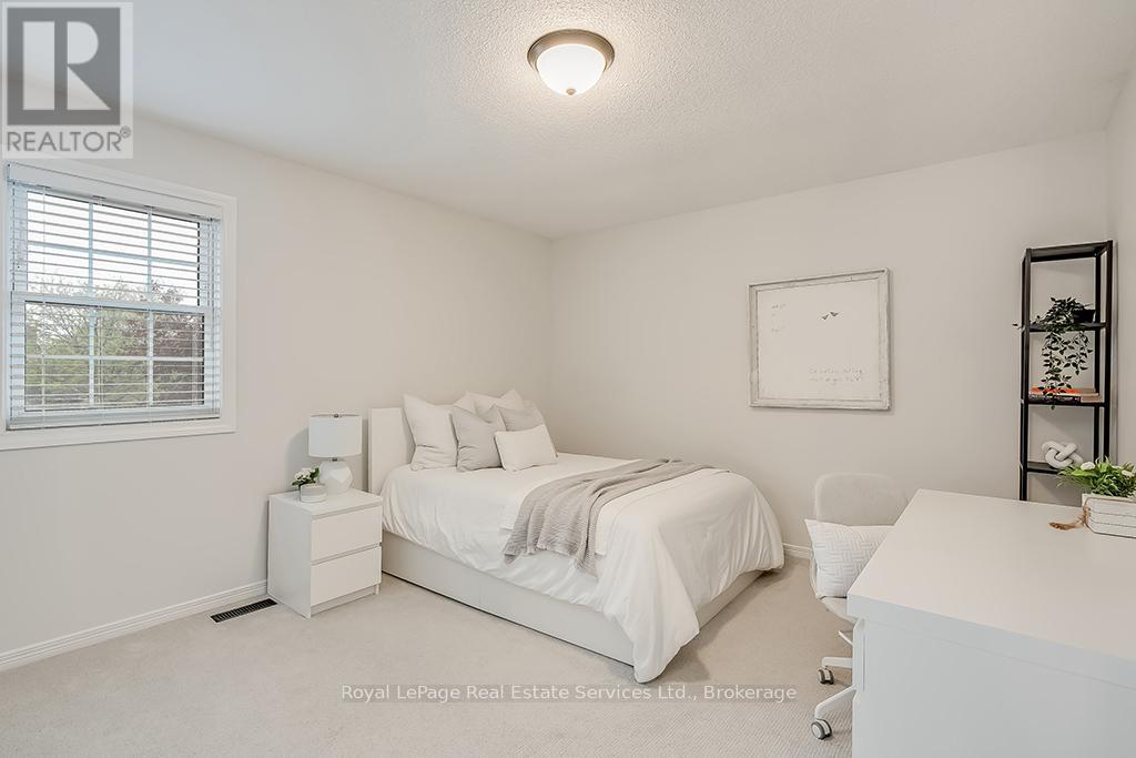 2101 Grosvenor Street, Oakville, Ontario  L6H 4N1 - Photo 32 - W12357811