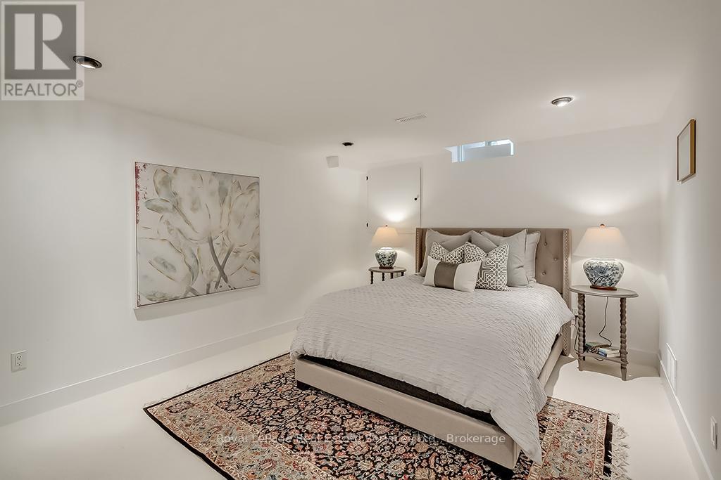 2101 Grosvenor Street, Oakville, Ontario  L6H 4N1 - Photo 40 - W12357811